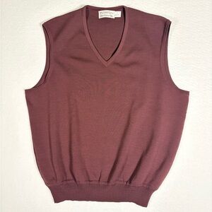 St Croix Knits Men’s Burgundy sweater vest Size Medium L:26 Ch:44